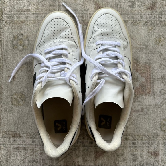 Veja V 10 Lace Up Sneaker sz 10 - Picture 6 of 9